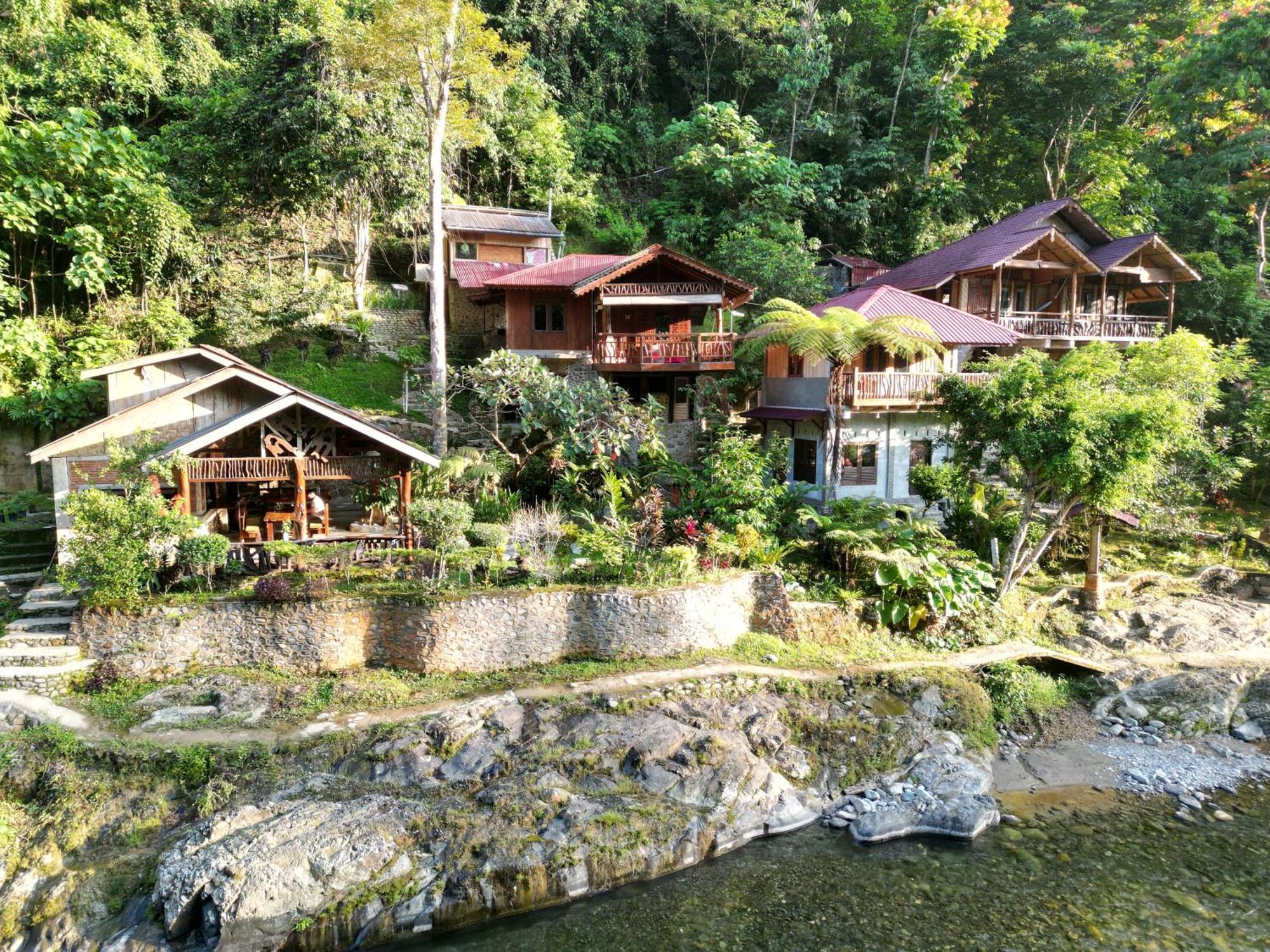 Kupu Kupu Garden Guest House & Cafe 부킷 라왕 외부 사진