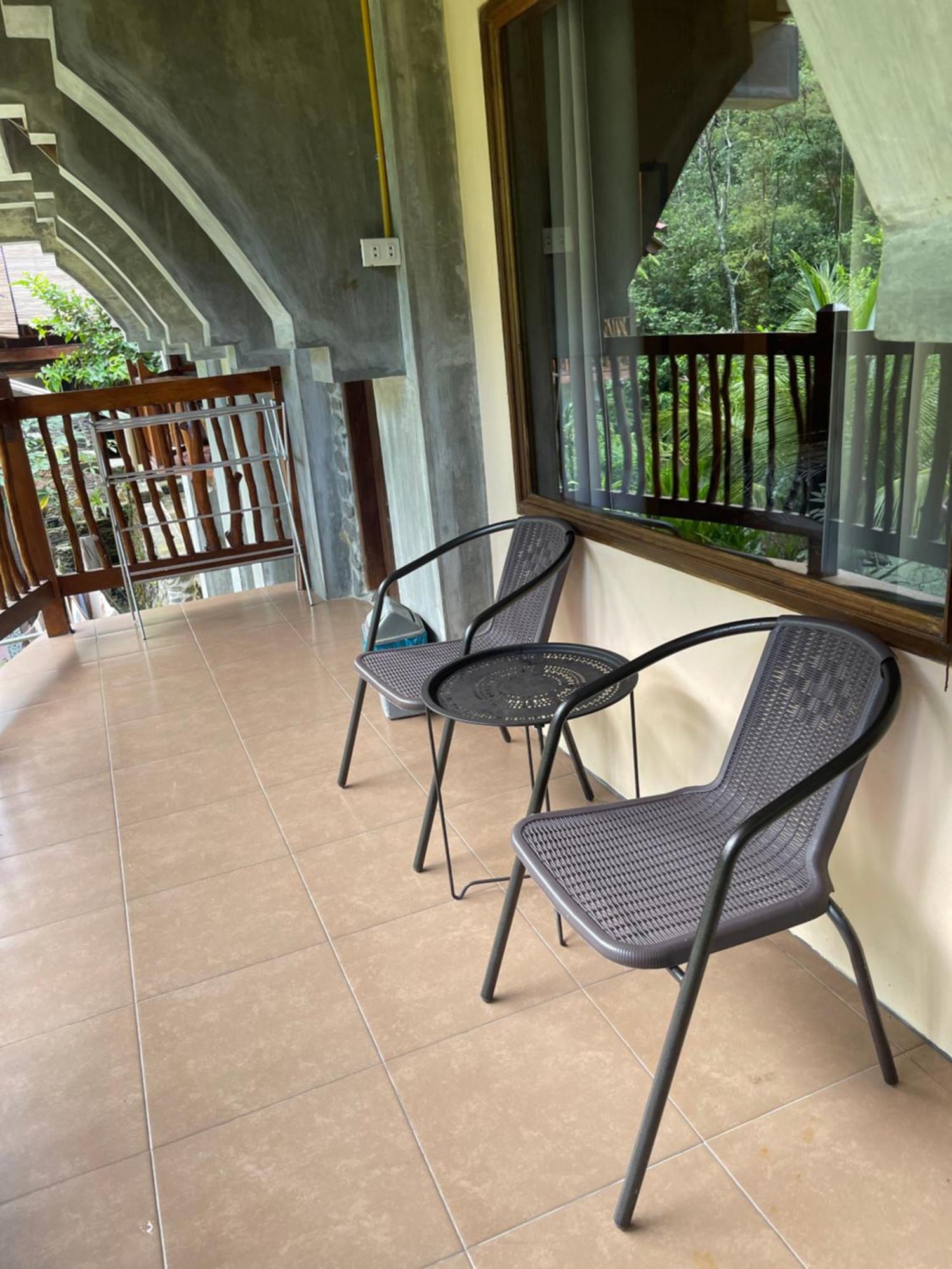 Kupu Kupu Garden Guest House & Cafe 부킷 라왕 외부 사진