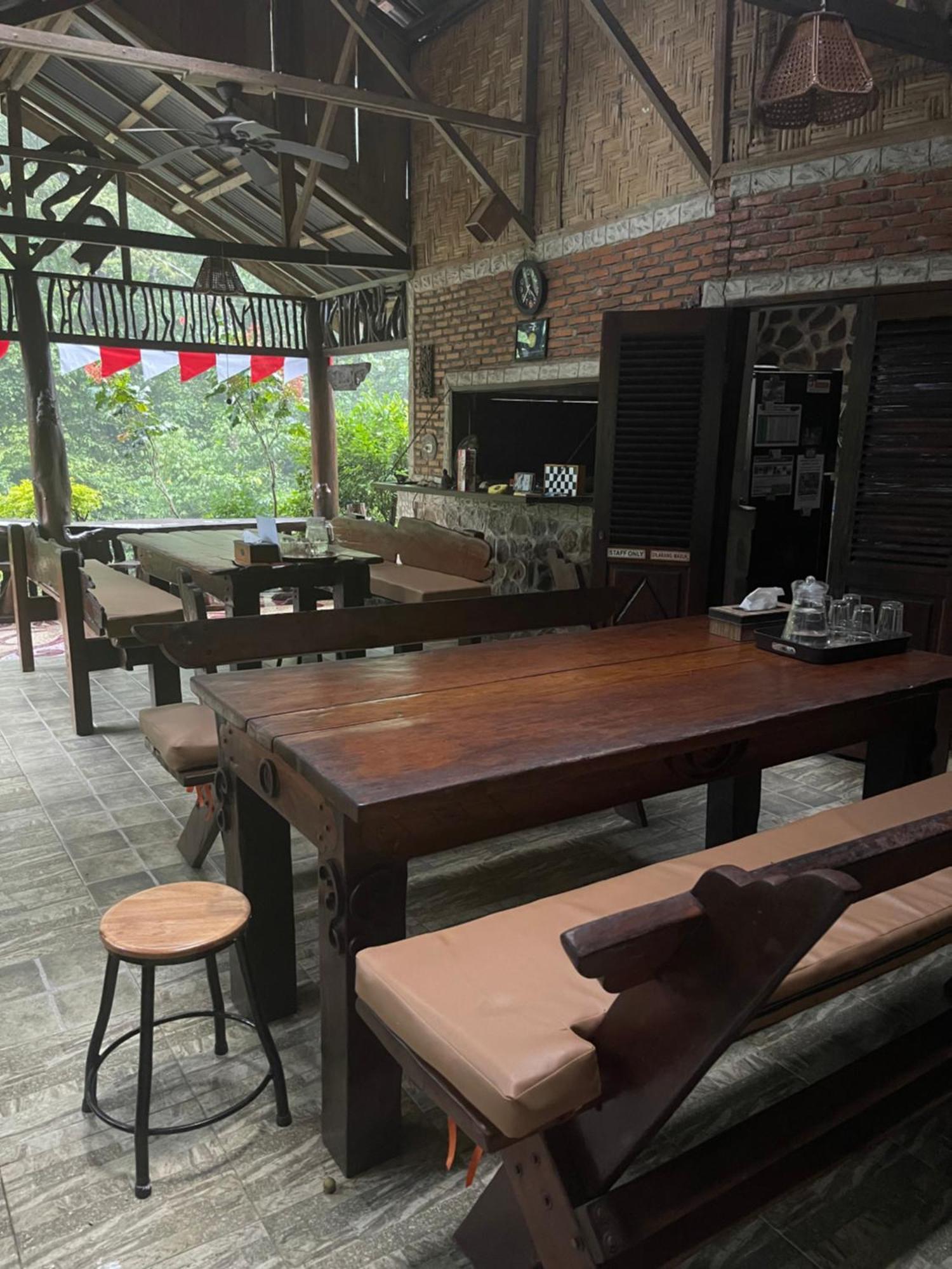 Kupu Kupu Garden Guest House & Cafe 부킷 라왕 외부 사진
