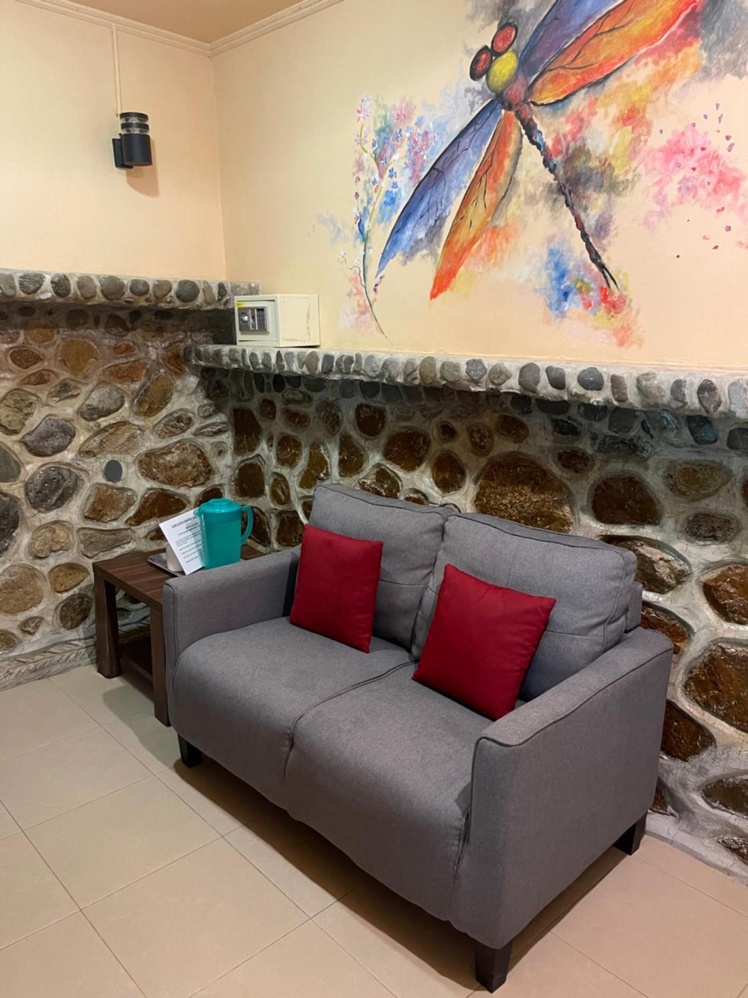 Kupu Kupu Garden Guest House & Cafe 부킷 라왕 외부 사진
