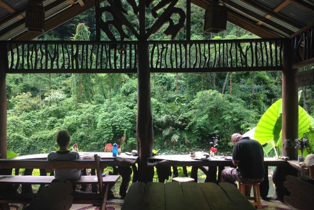 Kupu Kupu Garden Guest House & Cafe 부킷 라왕 외부 사진