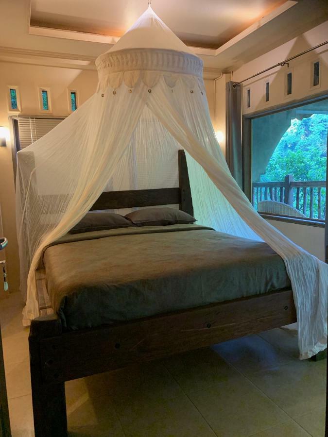 Kupu Kupu Garden Guest House & Cafe 부킷 라왕 외부 사진