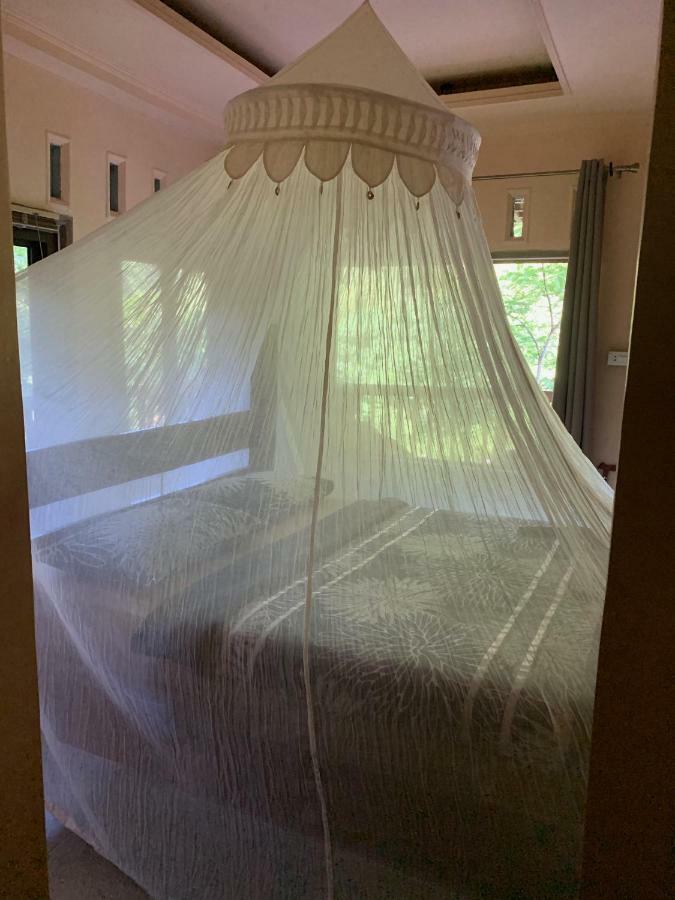 Kupu Kupu Garden Guest House & Cafe 부킷 라왕 외부 사진